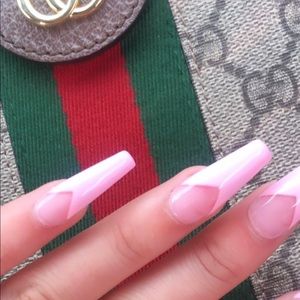 Meet your Posher, Dee